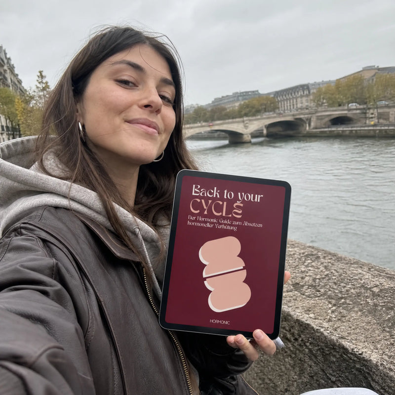 Cover des E-Books Back to your Cycle — Guide zum Absetzen hormoneller Verhütung, 129 Seiten, UGC